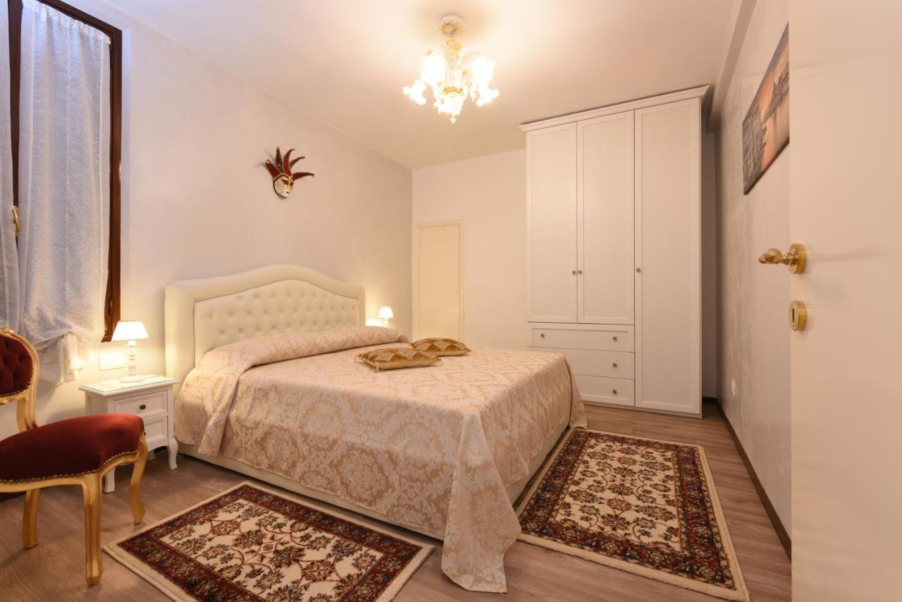 Canal Tron Venice Luaran gambar