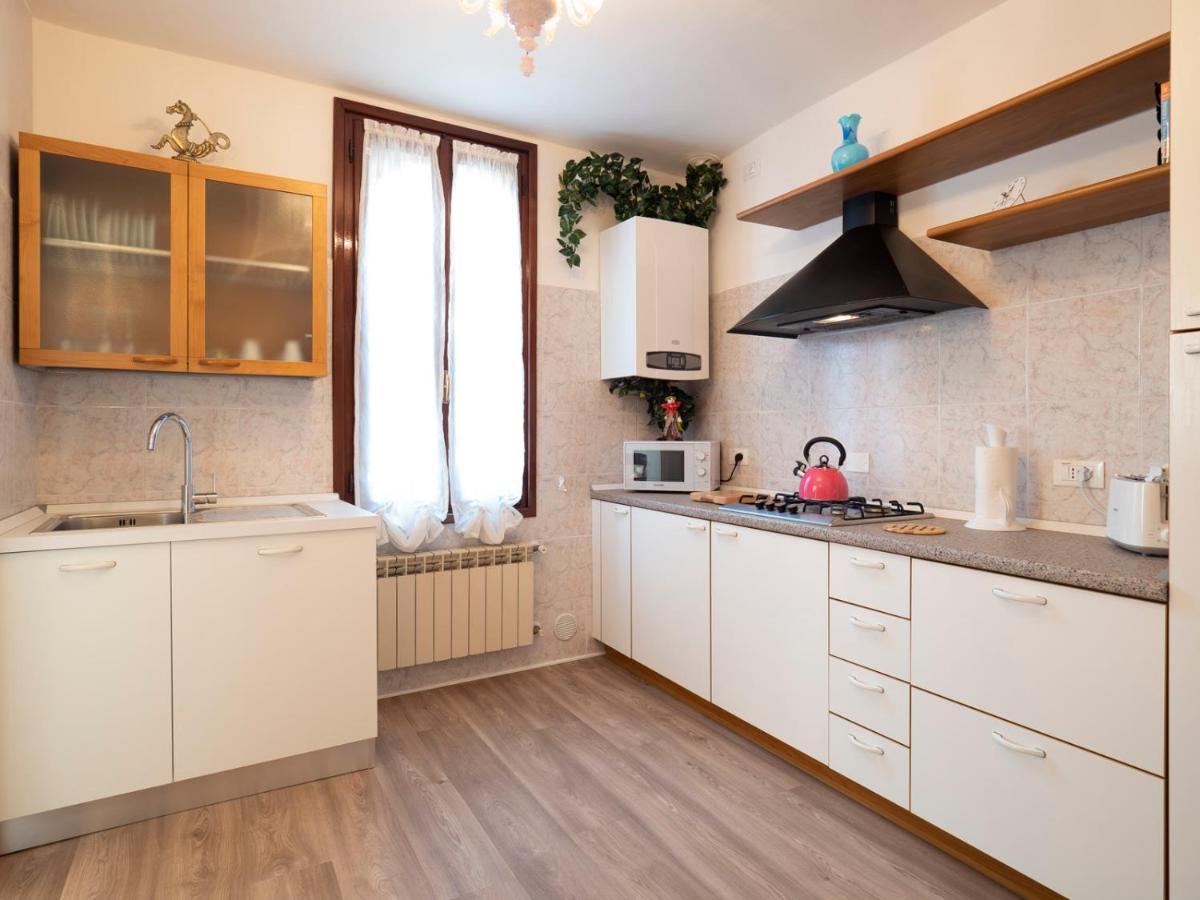 Canal Tron Venice Luaran gambar