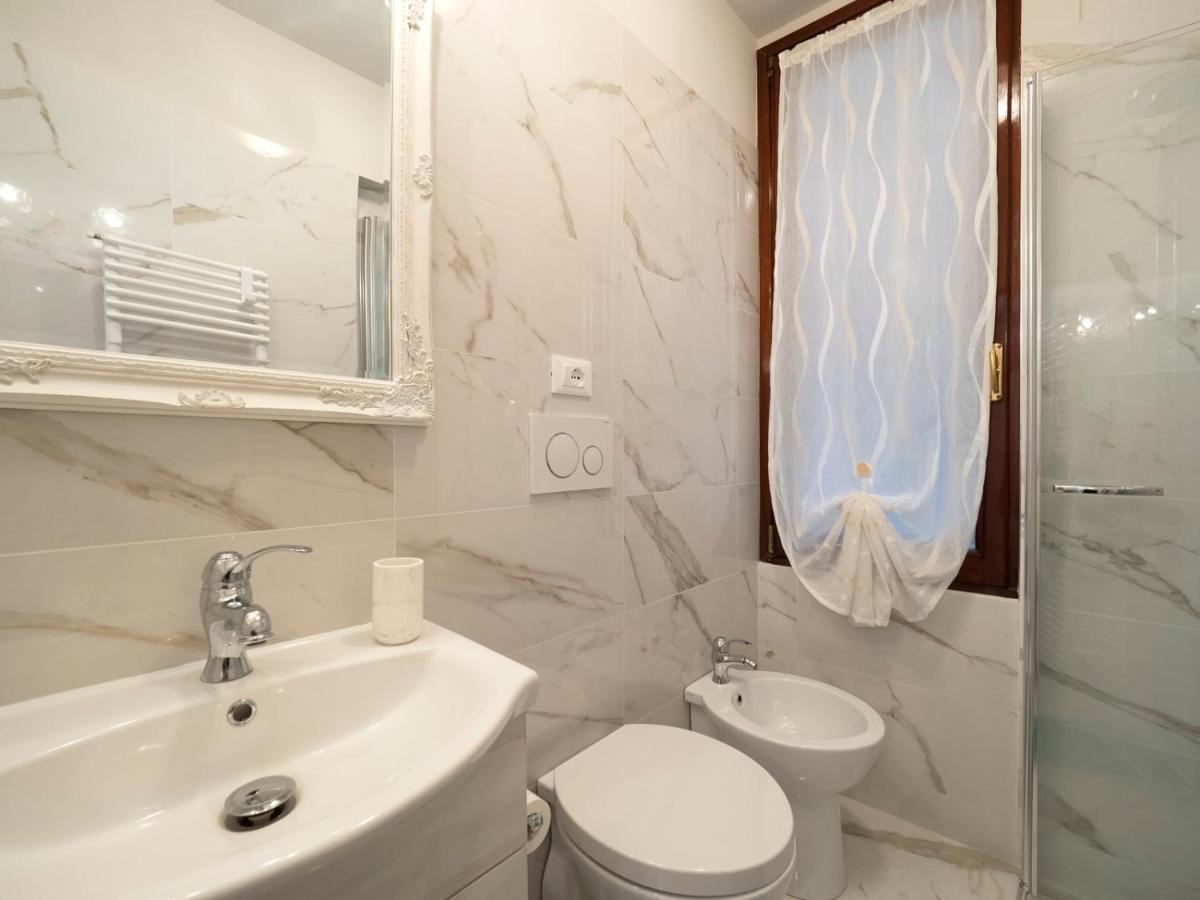 Canal Tron Venice Luaran gambar
