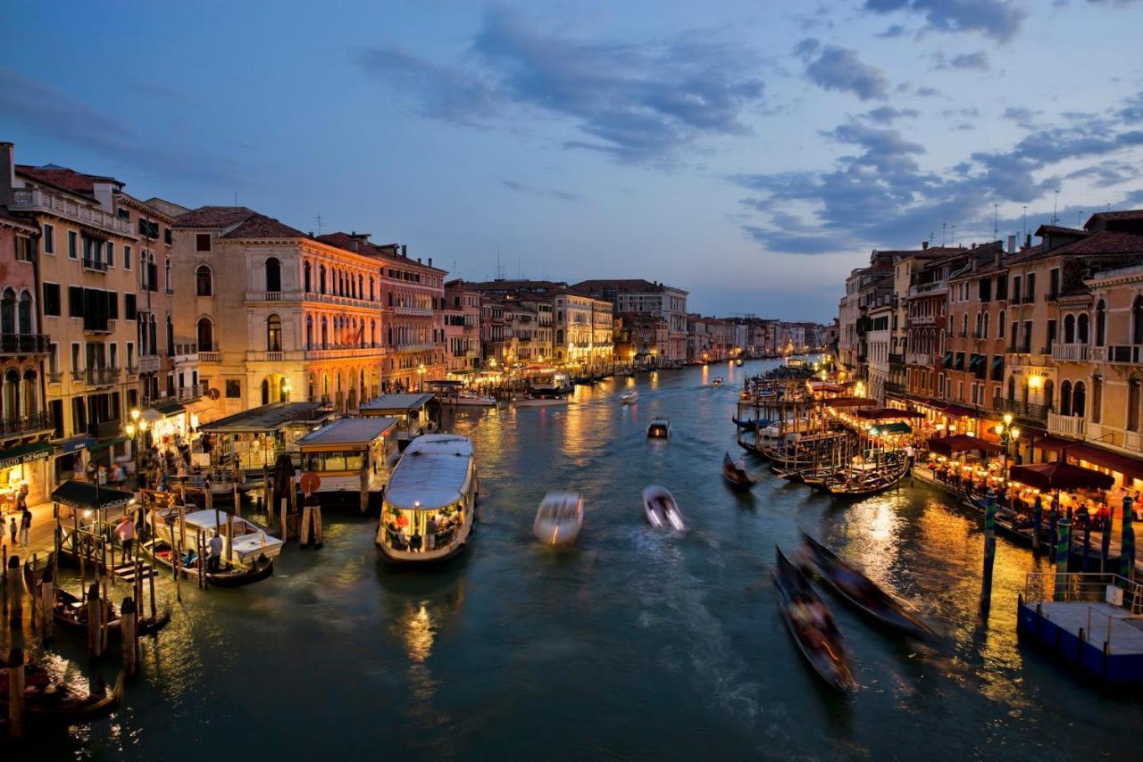 Canal Tron Venice Luaran gambar