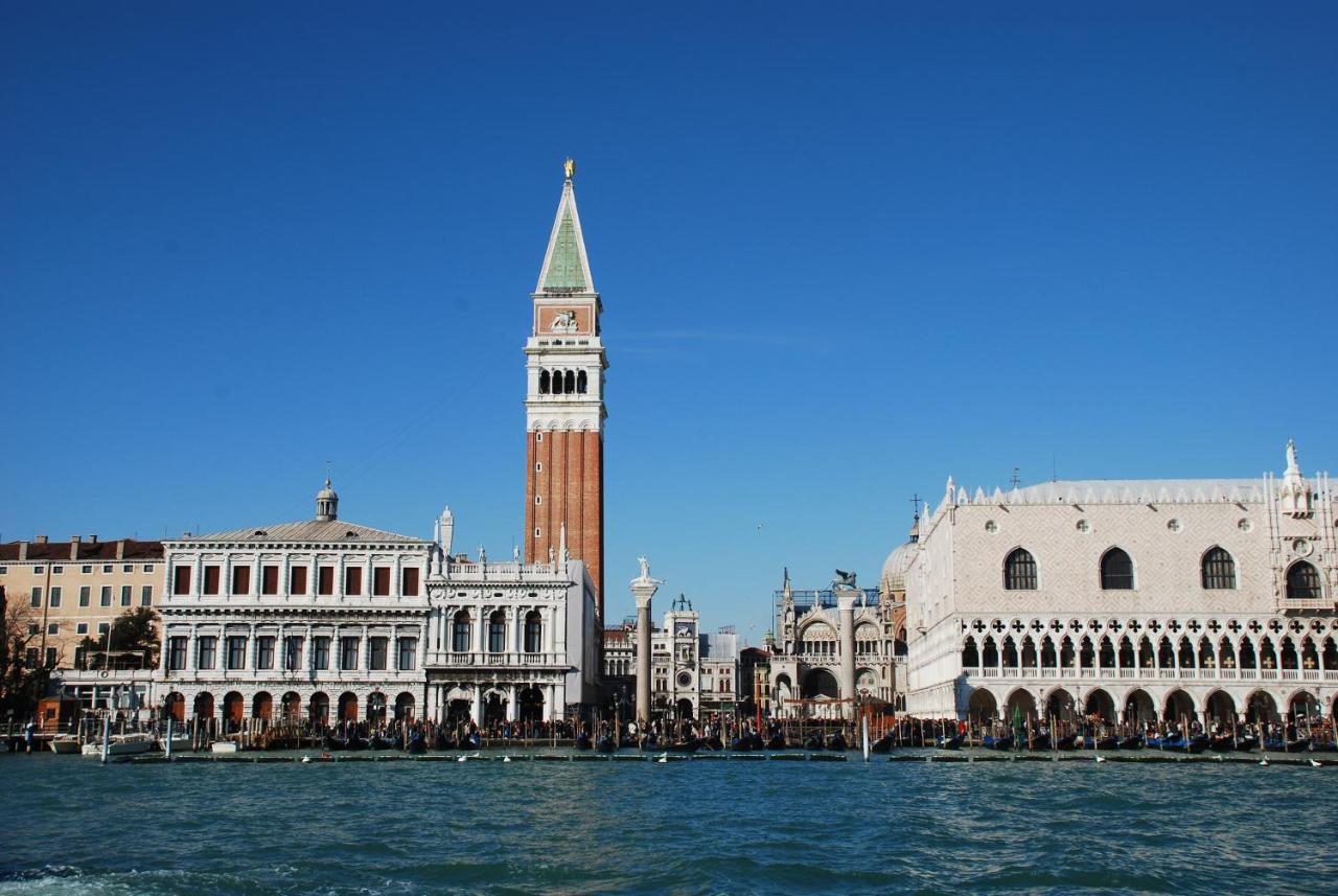 Canal Tron Venice Luaran gambar