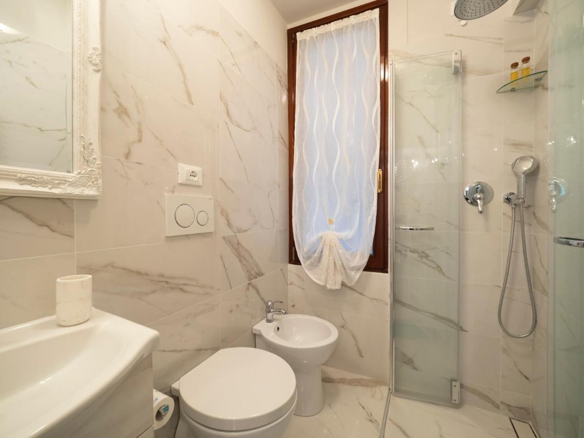 Canal Tron Venice Luaran gambar