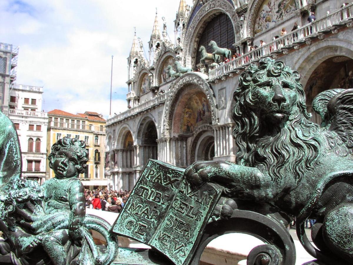 Canal Tron Venice Luaran gambar
