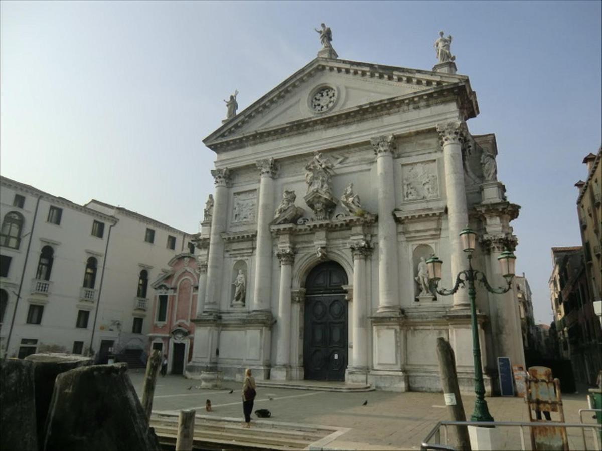 Canal Tron Venice Luaran gambar