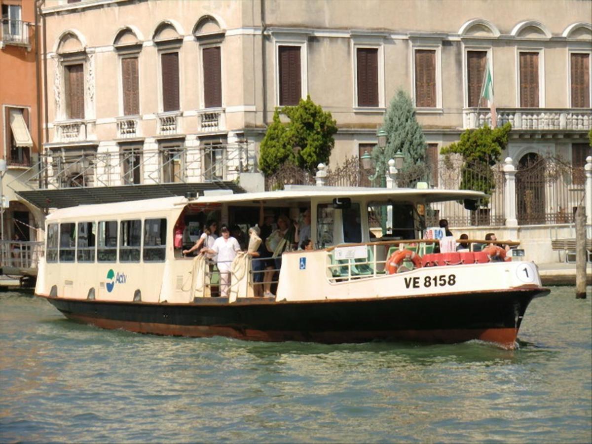 Canal Tron Venice Luaran gambar